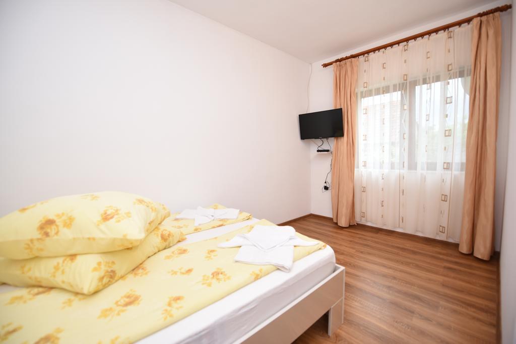 Casa Para Hotel Hátszeg Kültér fotó