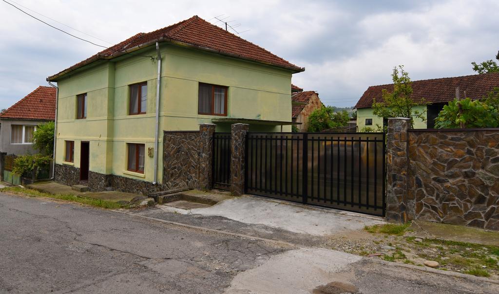 Casa Para Hotel Hátszeg Kültér fotó